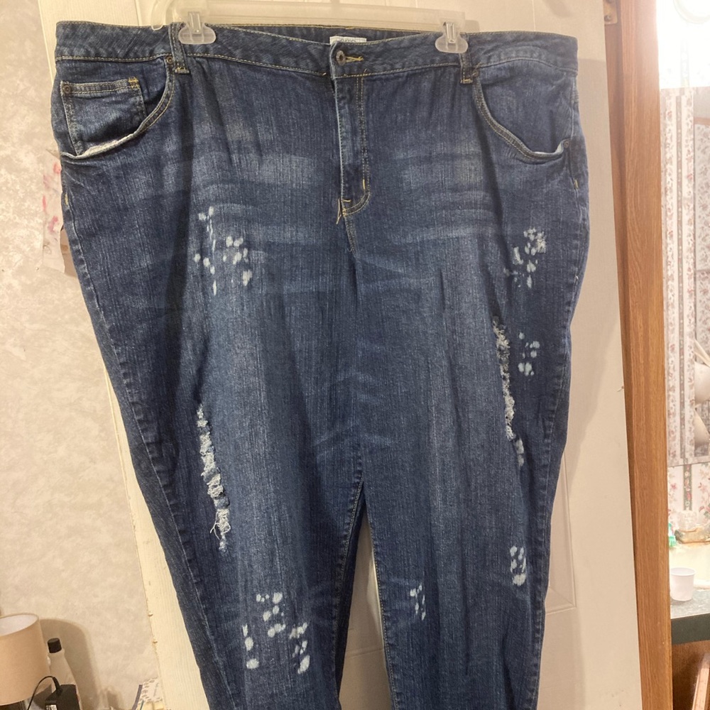 Catos extreme distressed jeans! Cute!